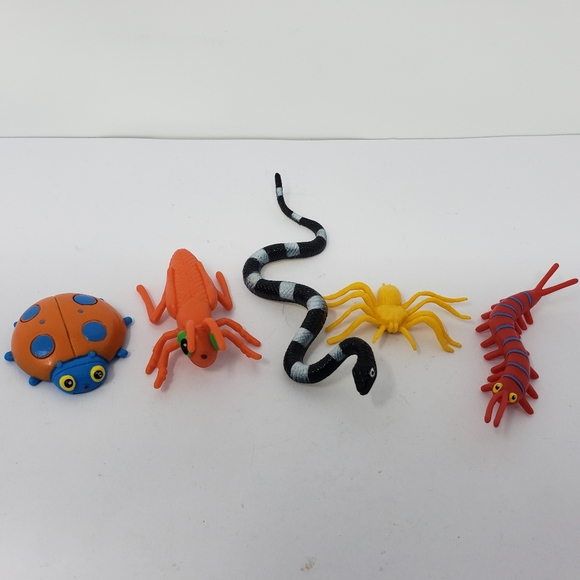 Salamander Lizards Spider Beetle Grasshopper Centipede Toy Lot - Picture 7 of 15